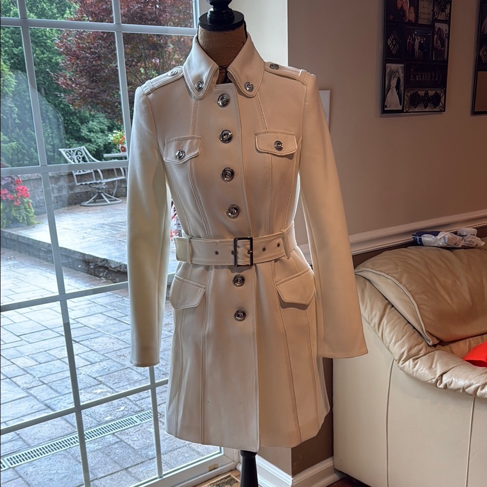 White House black market size XS white jacket w/ belt & lots of silver buttons